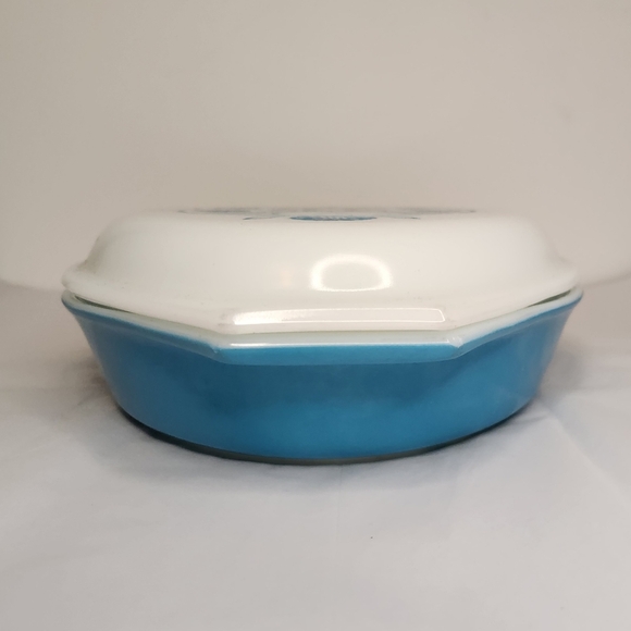 Vintage Horizon Blue Pyrex Dish - Picture 4 of 14